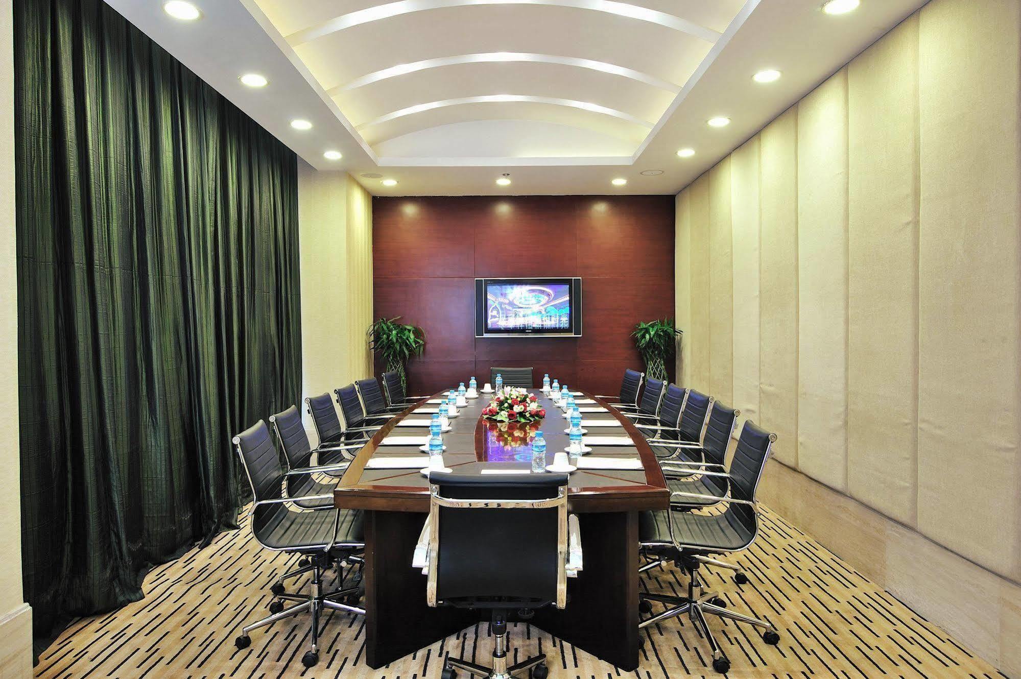 Xiongchu International Hotel Wuhan Exterior photo